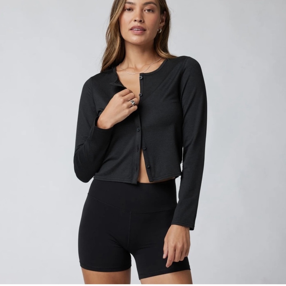 Vuori Black Cropped Button-Up Cardigan